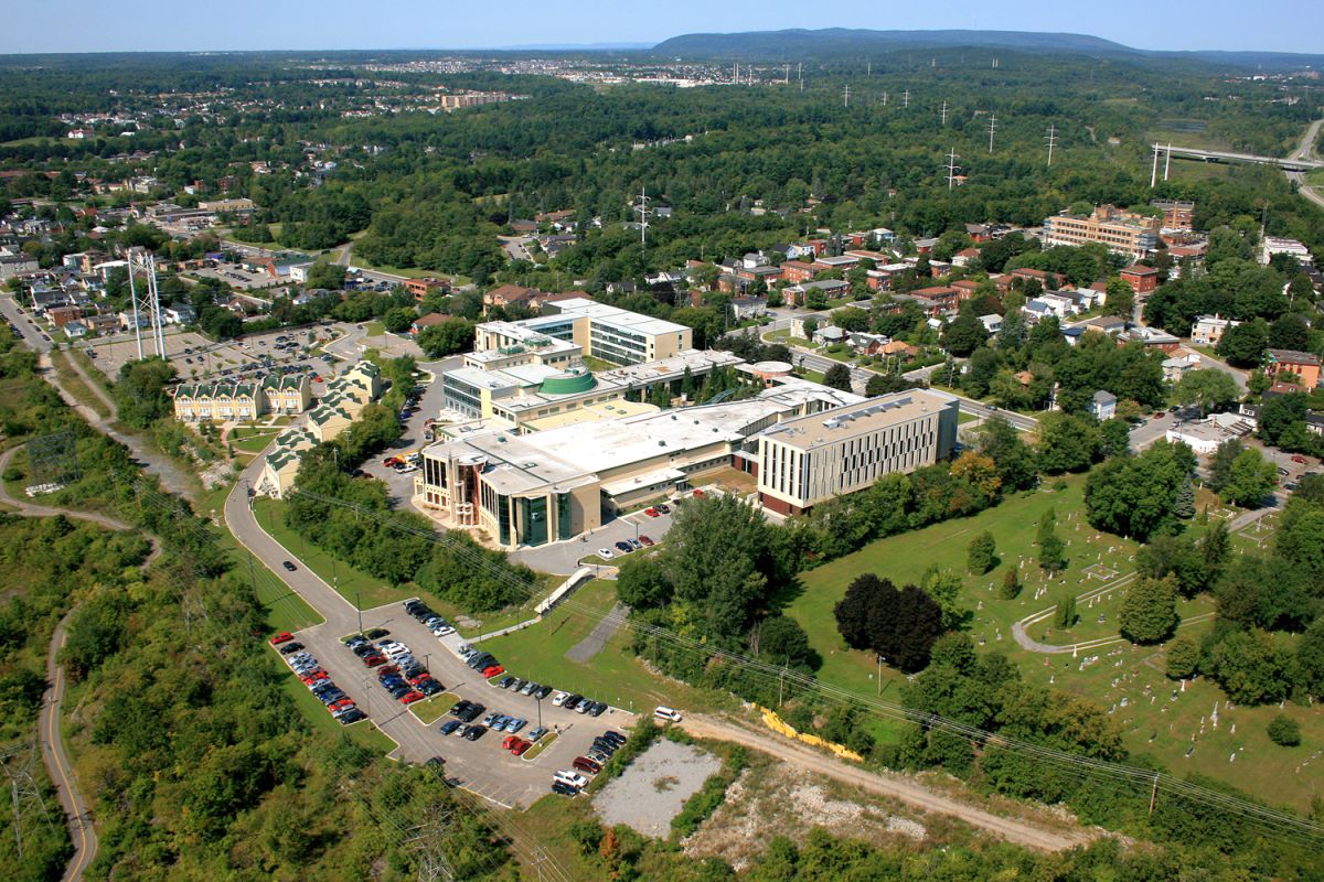 Le quartier Val-Tétreau de Gatineau photographié en 2009, source: Vue aérienne de l’UQO, Jean Boileau, CC BY-SA 3.0, via Wikimédia Commons